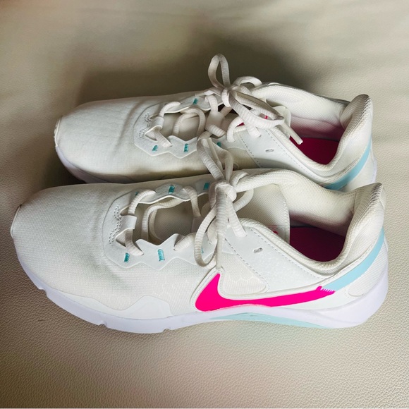 Nike Legend Essential 2 - Picture 4 of 8